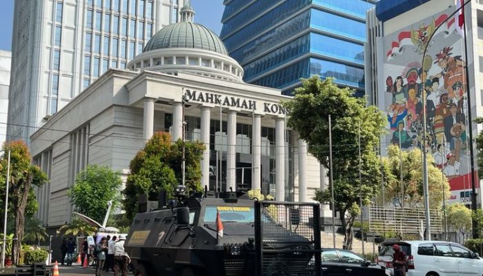 Sebelas Kepala Daerah Uji Materi ke MK, Pilkada Serentak 2024 Bermasalah?