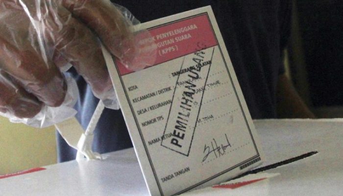 Heboh…. Anggota KPPS Geruduk KPU Sleman Lantaran Snack “LELAYU” Rp. 2.500