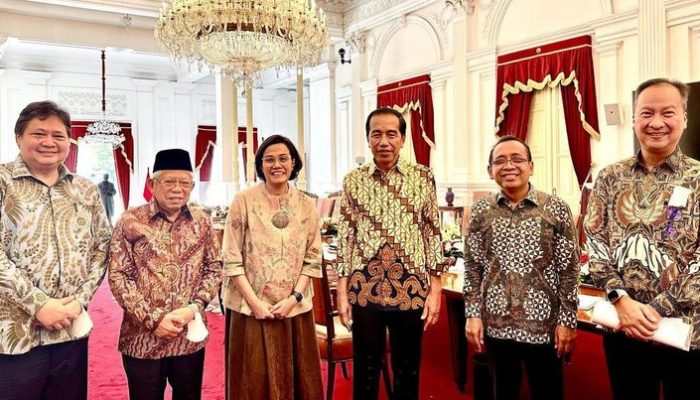 Investor Cuek Presiden Jokowi Kampenye Pemilu, Tapi Panik Sri Mulyani Cs Mundur dari Kabinet