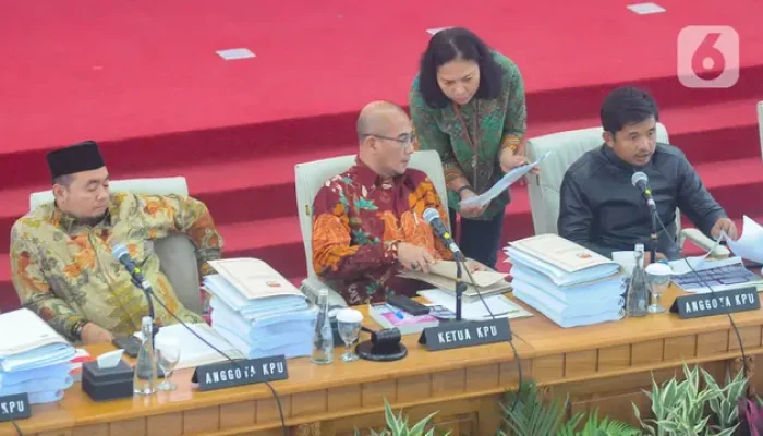 Hari Pertama Rapat Pleno Rekapitulasi Pemilu 2024 Hari, KPU Dicecar Terkait Sirekap