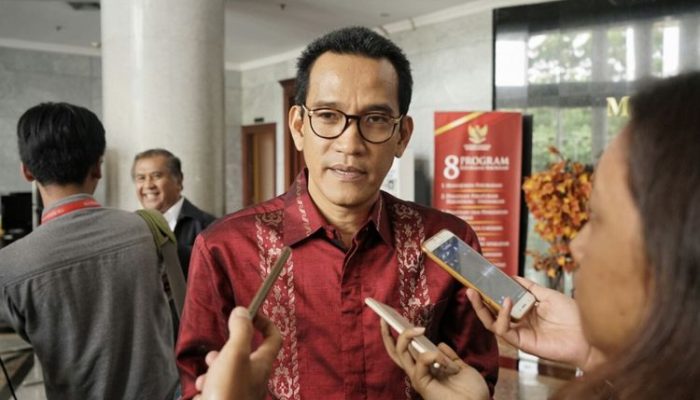 Refly Harun : Pemakzulan Presiden itu Konstitusional, Presiden Minta Jabatan 3 Periode Itu Pelanggaran Undang-Undang