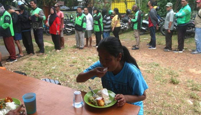 Gibran dan Airlangga Sebut Dana BOS Untuk Anggaran Makan Siang Gratis, “Kita Coba Berbagai Skema”