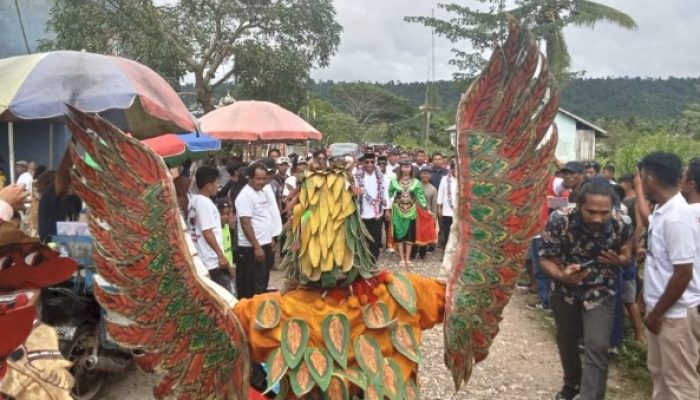 Disambut Jaipongan-Cakalele di Wairoro, Bukti Elang-Rahim Tokoh Harmoni Sosial di Fagogoru