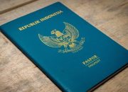 Bupati Sula Fifian – Inspektur Dalangi Perjalanan Terlarang Kades, PDIP Kecam Kebijakan ‘Baronda’ ke LN