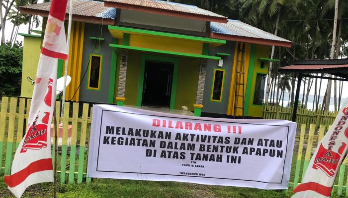 Menjual Tanah Bukan Hak, Pemilik Palang Gedung Kantor Desa Wailia
