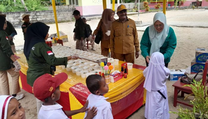 TP PKK – DWP Sula Gandeng OPD Sajikan Makan Sehat Bergizi di Pulau Mangoli