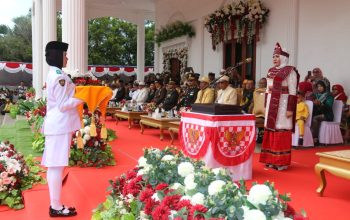 Bupati Fifian Pimpin Upacara HUT PROKLAMASI di Kepulauan Sula