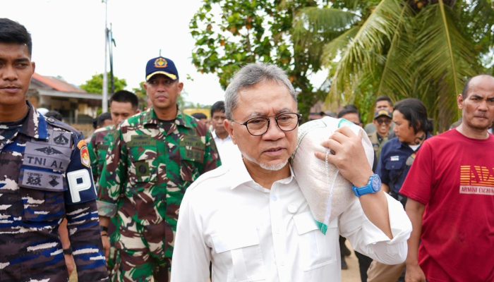 Benarkah Menteri Zulhas Berkonten-Kreator di Banjir Koto Panjang, Sumatera?