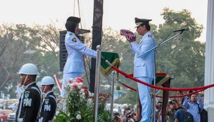 Pimpinan Upacara Penurunan Bendera, Wakil Gubernur Banten Apresiasi Paskibraka HUT Proklamasi Ke 81