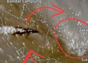 Krakatau Meletus Tertangkap Satelit, Diduga Tembus Lapisan Tropopause | Cuaca Lokal Tetap Diwaspadai